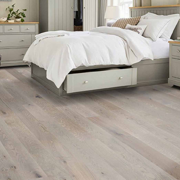 Beasley Flooring Flint River Oak 5" Solid Hardwood Harris Island Oak room